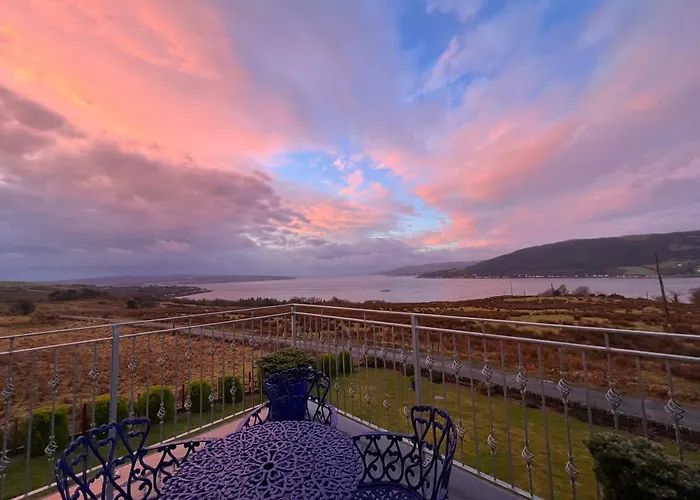 Knockderry Lodge -Private Luxury Pet-Friendly Accommodation In Scotland With Hot Tub
