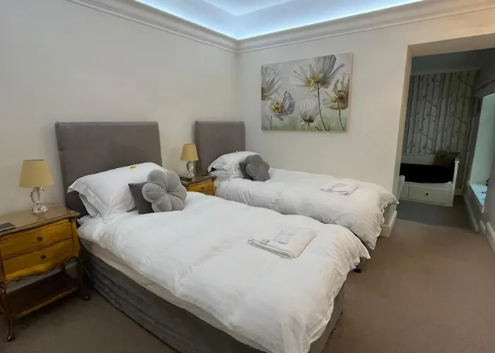 Tides Reach Guest House The Mumbles, United Kingdom