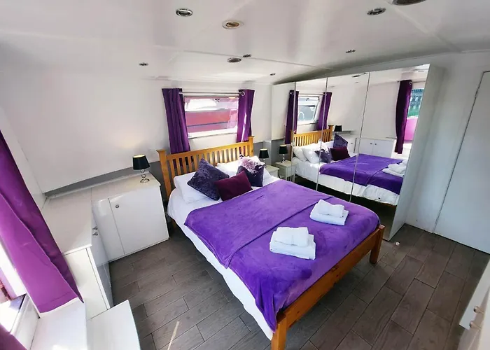 The Joker Boat Hotel Liverpool, United Kingdom