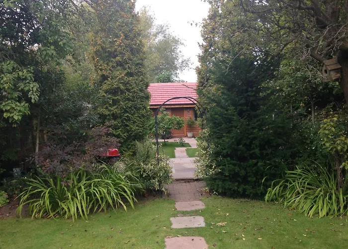 Manor Garden Lodge