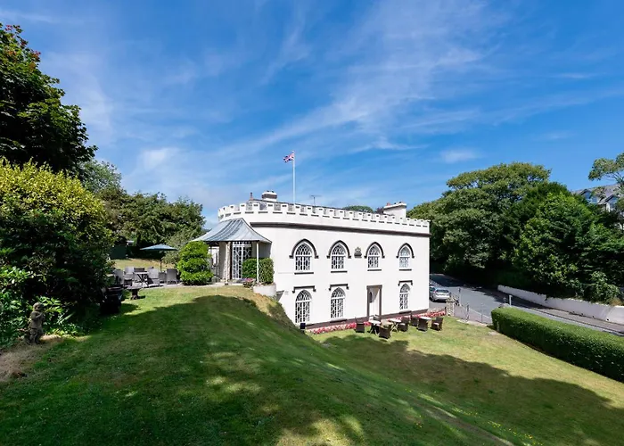 Royal Glen Hotel