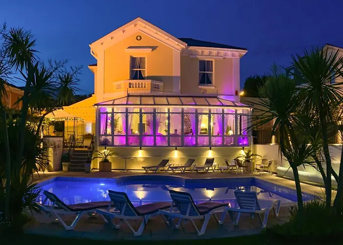 Riviera Lodge Hotel