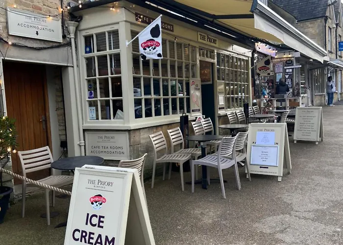 Priory Tearooms Burford With Rooms, United Kingdom