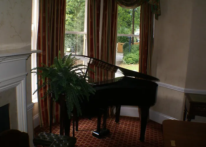 Haley'S Hotel