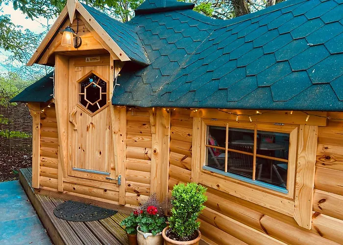 Stamford Meadows Glamping With Private Hot Tubs