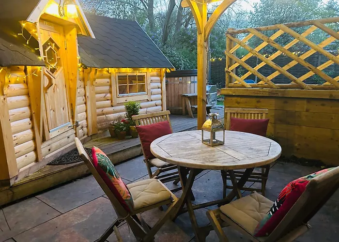 Stamford Meadows Glamping With Private Hot Tubs