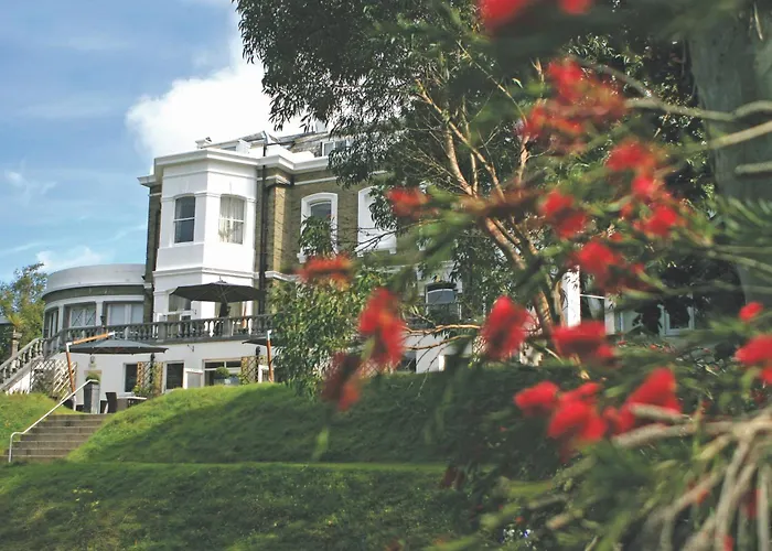 Trenython Manor