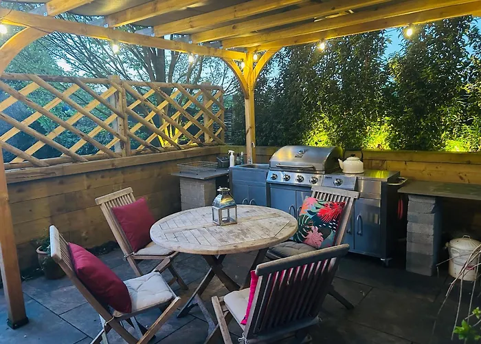 Stamford Meadows Glamping With Private Hot Tubs