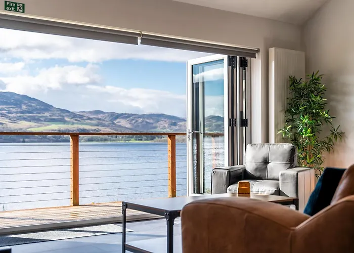 Shoreland Lodges - Holly Lodge