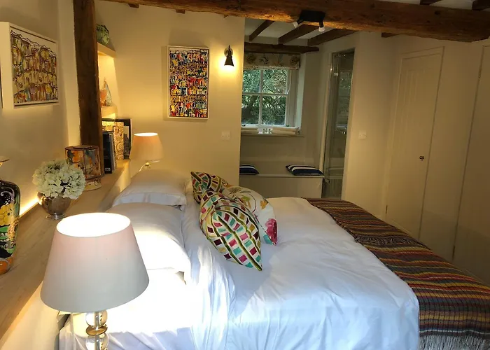 Thames Edge Rooms