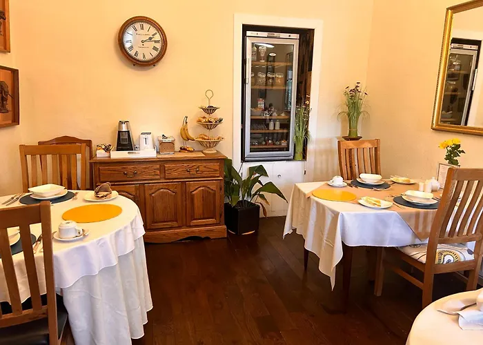 Henwick House Accommodation, Continental Breakfast Included