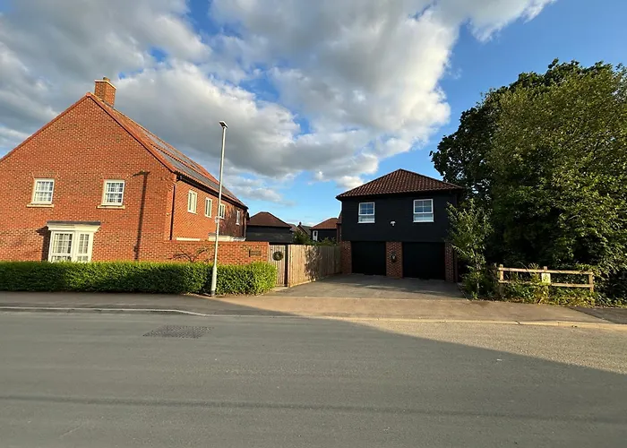 Stansted Coach House - Apartment Hotel