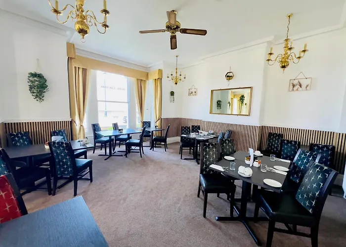 Four Oaks Hotel