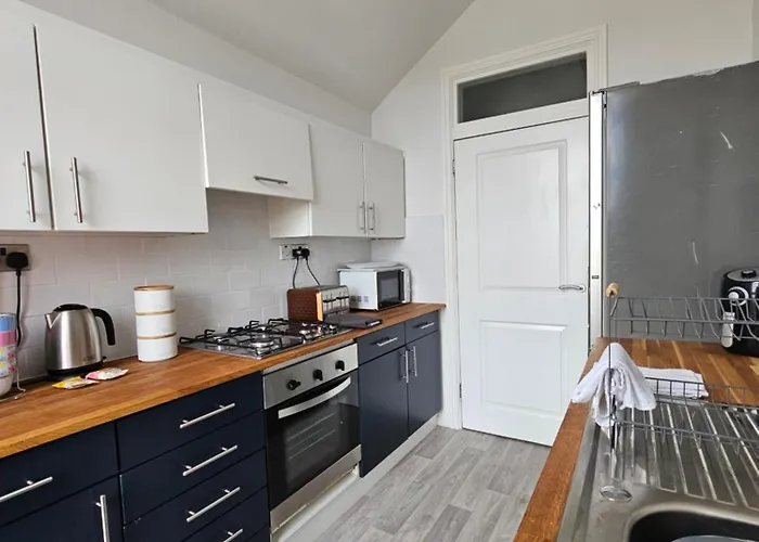 Avondale Apartment,2 Bed Lakeside On The Promenade, Free Parking & Wifi Southport, United Kingdom