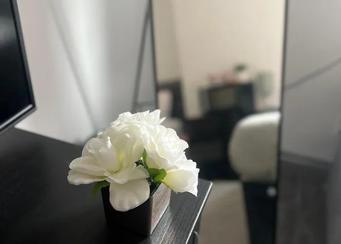Budget Rooms Lincoln City Centre , Fast Wifi & Self Check In
