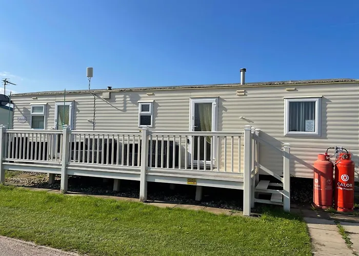 Yellow 3 Caravan Ingoldmells Skegness 6 Berth 3 Bedrooms