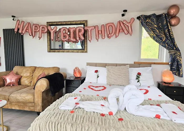 Kaoglen Lodge - Fawn Pod - Hot Tub - Dogs - Pitlochry - Luxury