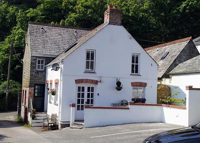 Inglenook Cottage With Parking