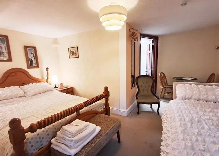 Coynant Farm Guesthouse - Farm Park Stay Swansea, United Kingdom
