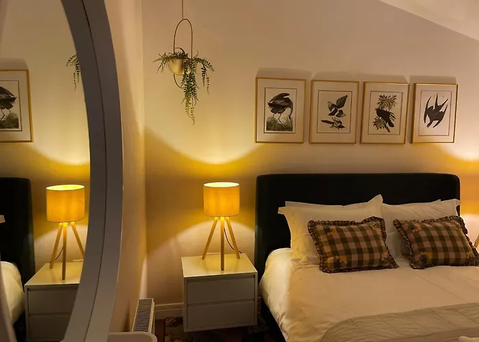 Woodpecker Lodge - Brook Meadow - Sleeps 4 Plus 2 - No Pets Market Harborough, United Kingdom