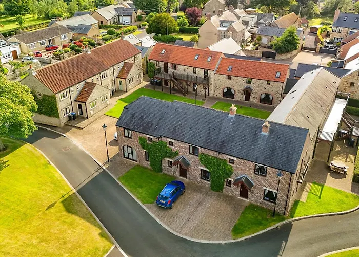 Plawsworth Hall Serviced Cottages And Apartments