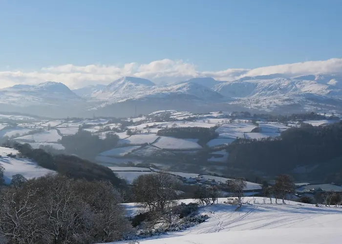 Ty Farm Retreat - Farmhouse Studio - Mountain View Eglwysbach, United Kingdom