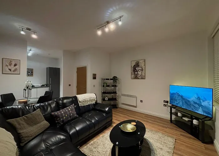 24-7 Secured City Centre s With Free Underground Parking And Wifi