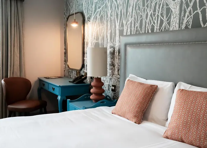 Bush Hotel Farnham