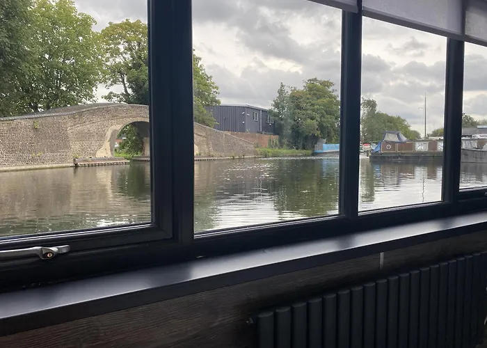 Canal Cottages