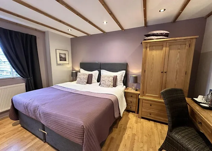 Bath House Hotel & Restaurant