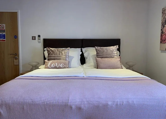 Bath House Hotel & Restaurant