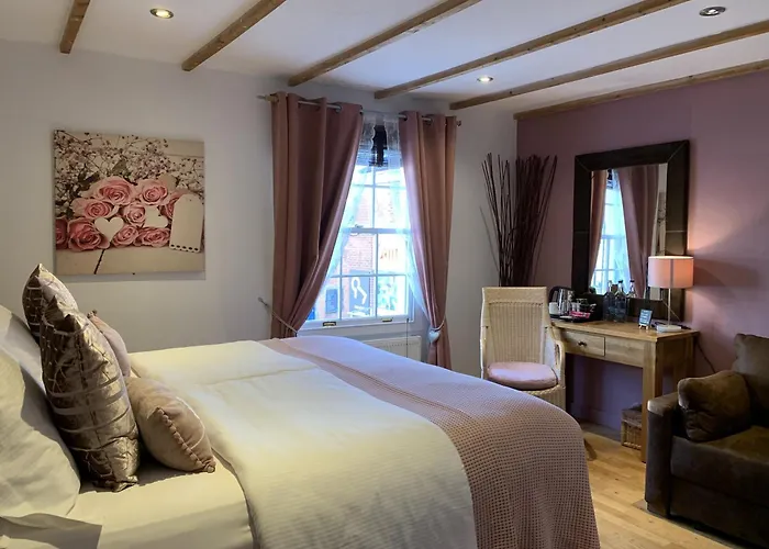 Bath House Hotel & Restaurant