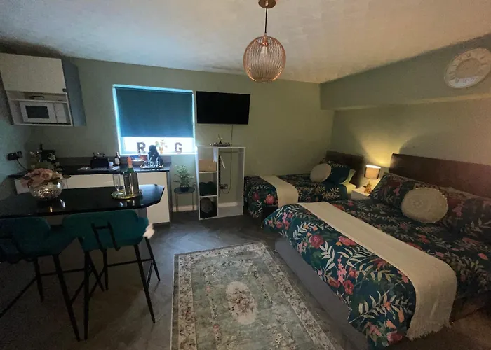 Rose Garden Room - Self Contained
