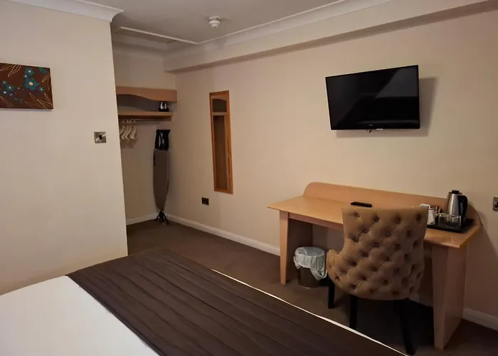 Borough Arms Hotel