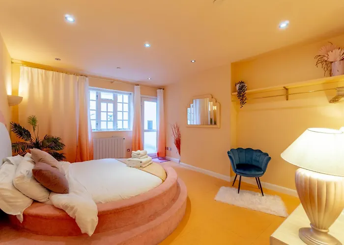 The Courtyard Suite By Margate Suites
