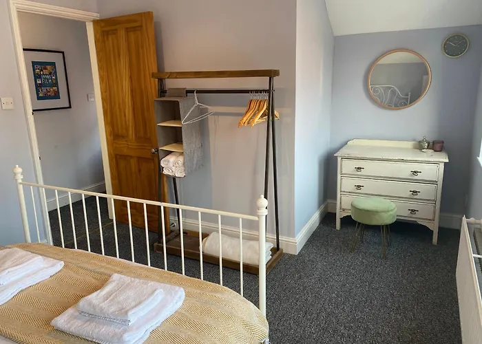 Lovely Coach House With Free Parking