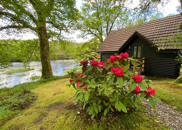 Burnbank Lodges