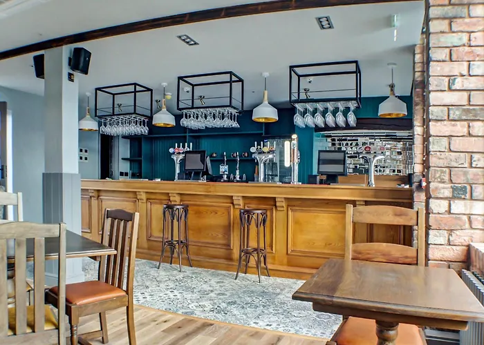 Oyo Arms Boutique Pub &