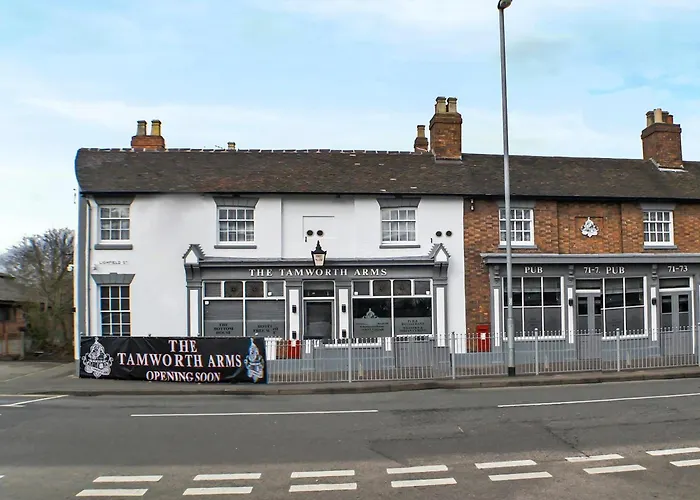 Oyo Arms Boutique Pub &