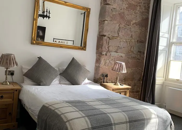 Royal Mile Balconies By The Castle Aparthotel Edinburgh, United Kingdom