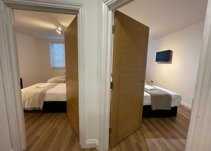 24-7 Secured City Centre s With Free Underground Parking And Wifi