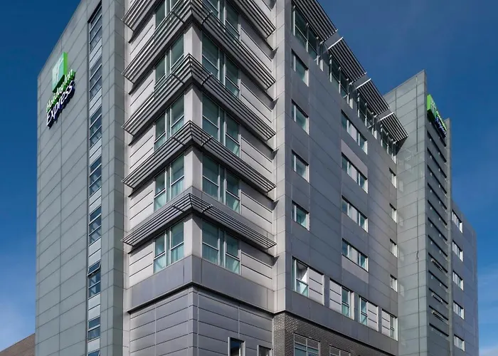 Holiday Inn Express Swindon City Centre By Ihg