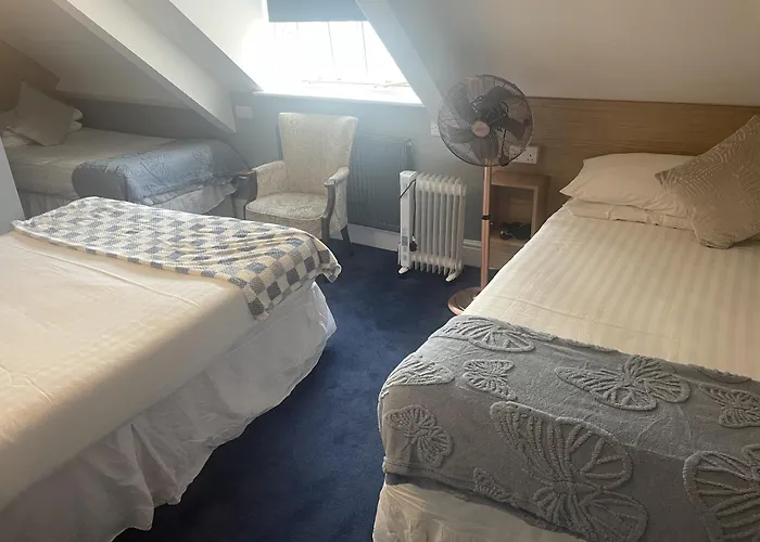 Diamonds Inn