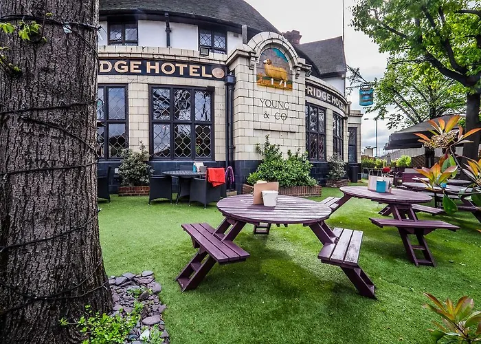 Bridge Hotel
