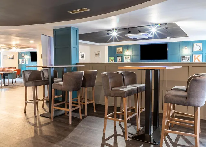 Inn & Lounge