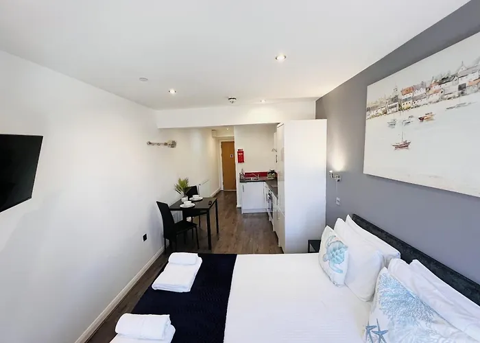 Fox House, Studio Apartments
