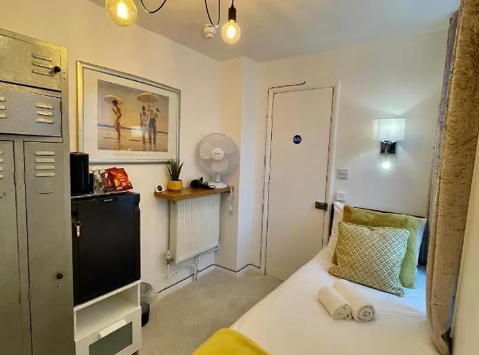 Blue Skye Guest House 8 Brighton, United Kingdom