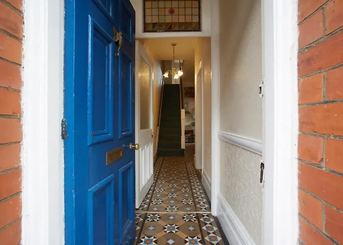 Vas' York House Villa, United Kingdom