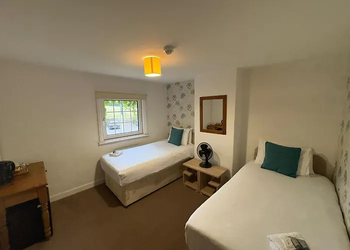 Trivelles Waterhall Country Gatwick Hotel & Airport Parking