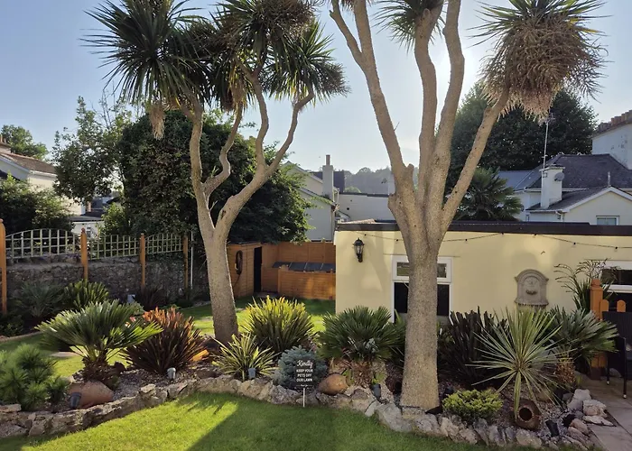 Appletorre House Holiday Flats